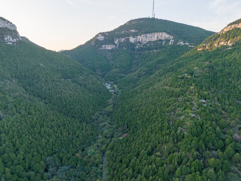 航拍济南佛慧山山体公园