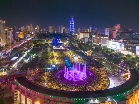 济南泉城广场夜景