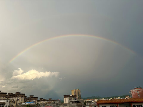 雨后彩虹