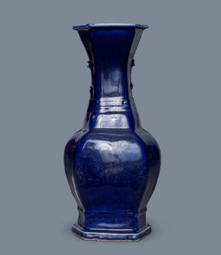清中期霁蓝釉六棱瓶