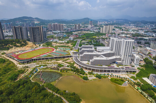 坪地湿地公园和深圳科学高中