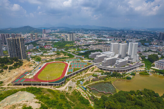 坪地湿地公园和深圳科学高中