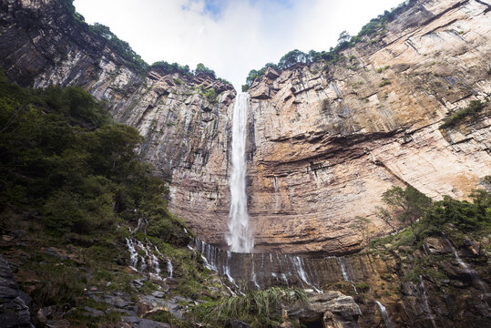 八里沟景区天河瀑布