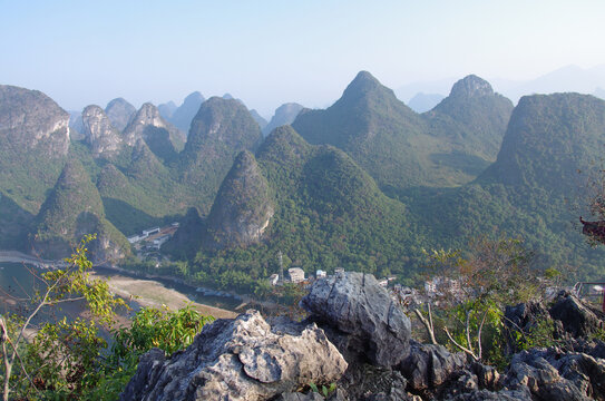 喀斯特地貌山景