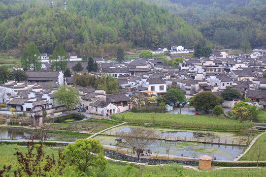 春天的西递古村