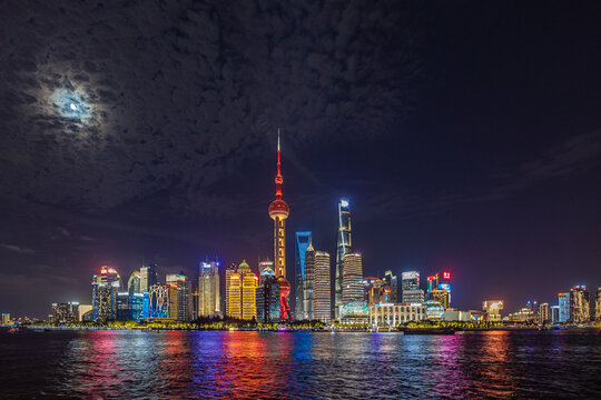 上海陆家嘴外滩东方明珠夜景