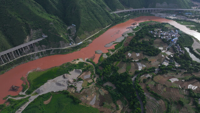 红河