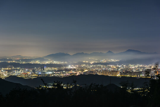 深圳坪山区夜景