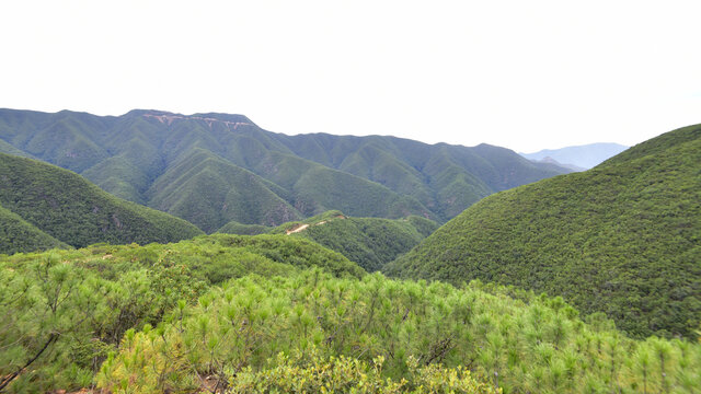 安宁黑风山昆明十大山峰之一