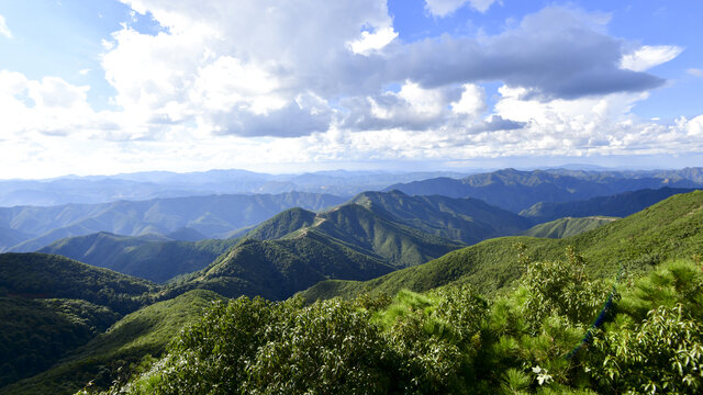 安宁黑风山昆明十大山峰之一