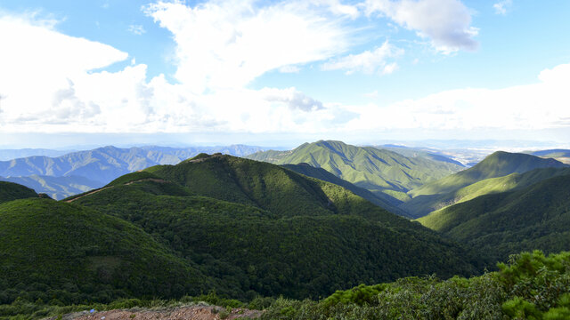 安宁黑风山昆明十大山峰之一