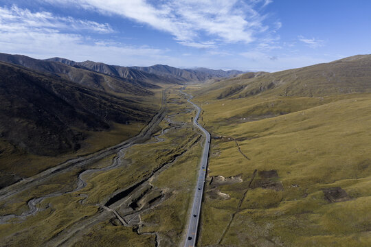 山谷草原公路