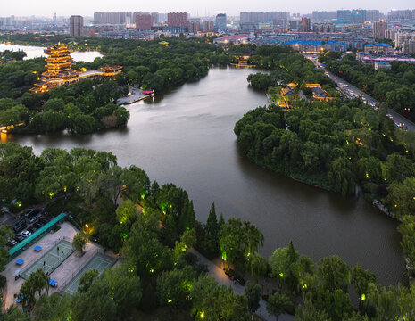 山东济南大明湖超然楼夜景航拍