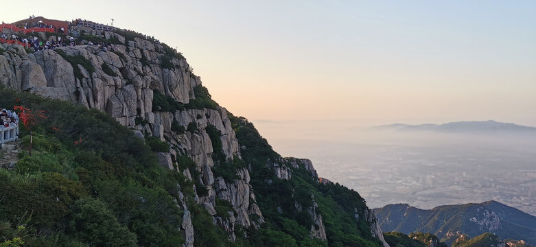 泰山顶云海