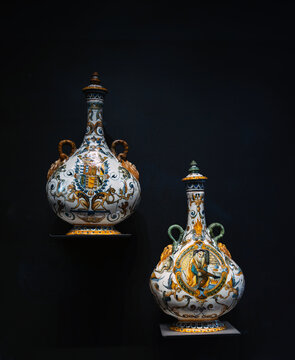 大英博物馆藏外国瓷壶