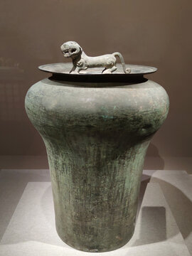 虎钮錞于青铜器汉代