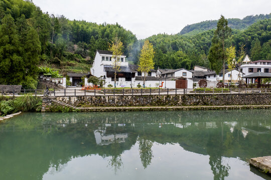 美丽农村旅游青山绿水