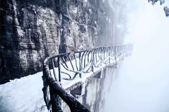 张家界天门山雪景