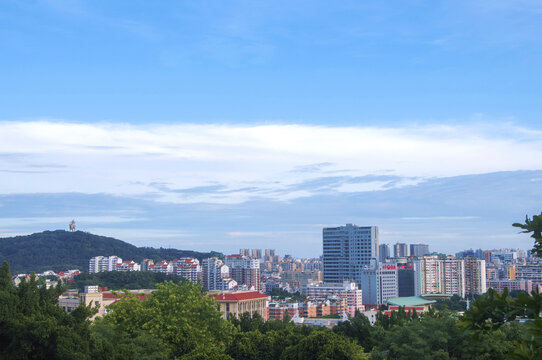 天空下的泉州城市风光