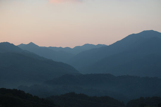 黄昏下的南昆山