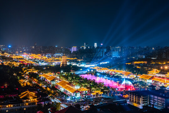 中国西安大雁塔景区夜景