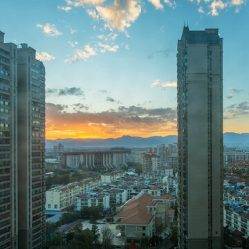 云南昆明日落晚霞都市风景