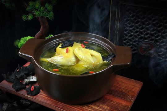 石耳土雞湯