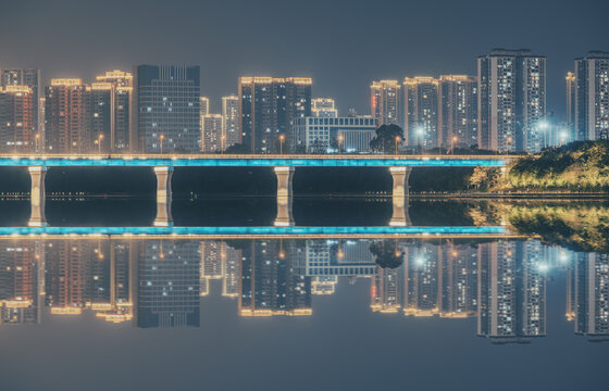 柳州河东大桥夜景与建筑倒影