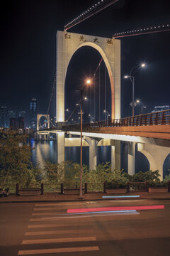 广西柳州红光大桥与车轨