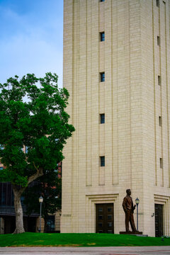 浙江大学国际学校欧式建筑雕塑