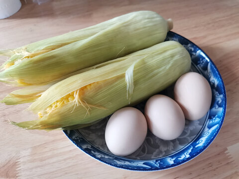 玉米鸡蛋五谷杂粮早餐轻食