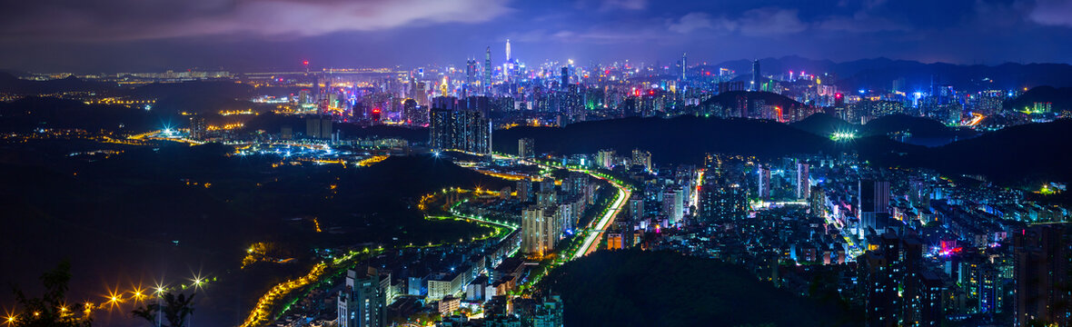 从郊区到市中心城市夜景