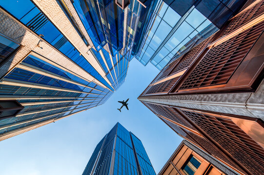 现代商业建筑群天空飞机透视