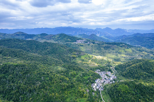 温州永嘉楠溪江茗岙梯田村庄