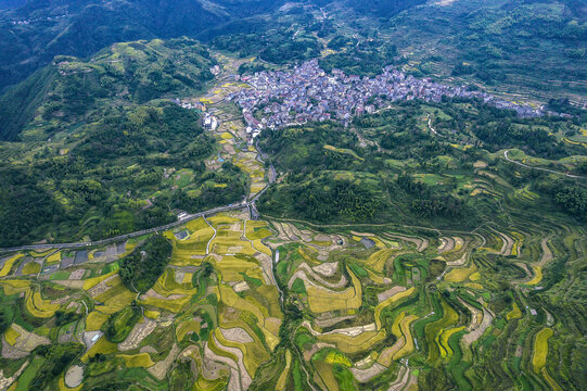 温州永嘉楠溪江茗岙梯田村庄