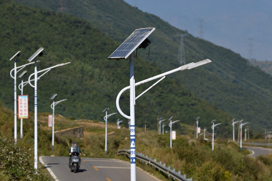 太阳能路灯西昌市安哈镇