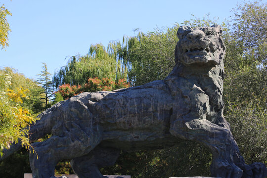 北京动物园老虎雕塑