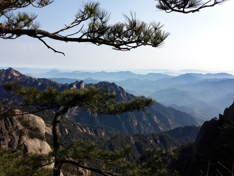 黄山山峦叠嶂