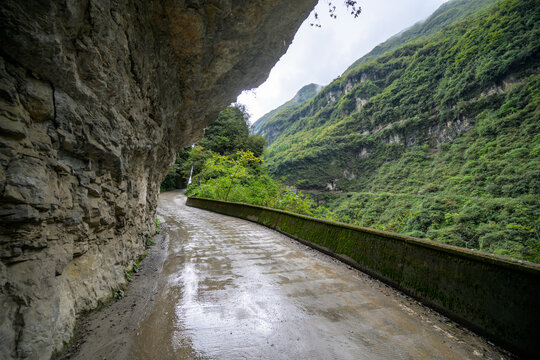 四川汉源乐西抗战公路