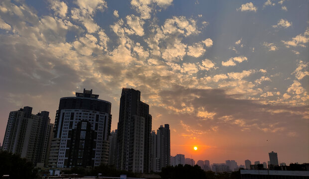 城市夕阳