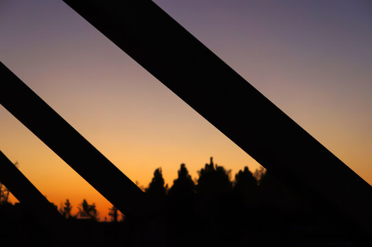 日落桥梁外的风景