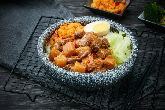 料理包土豆炖牛腩饭