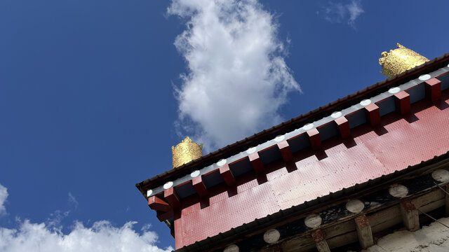 松赞林寺的天空