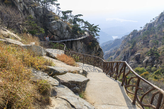 平邑蒙山悬崖栈道