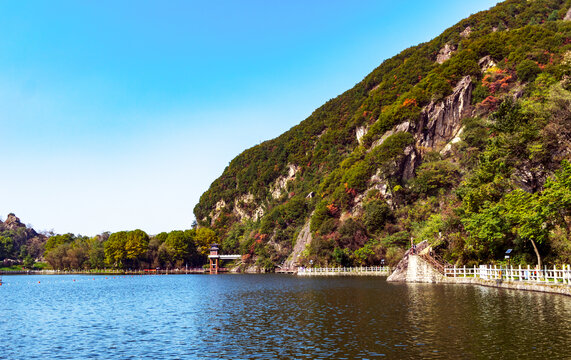 翠华山天池景观