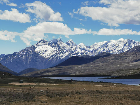 红海子与五色山系