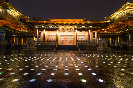 杭州香积寺夜景