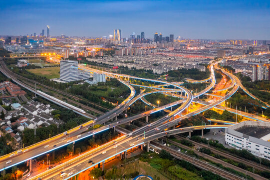 苏州园区东环夜景