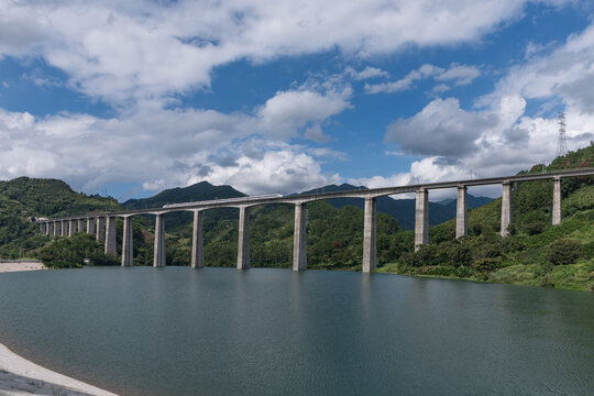 桂林高铁桥