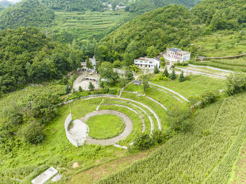 贵州六盘水嘎托天坑附近村庄